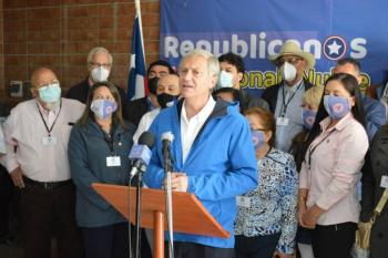 Jos&eacute; Antonio Kast, favorito para ganar elecciones en Chile, seg&uacute;n encuesta