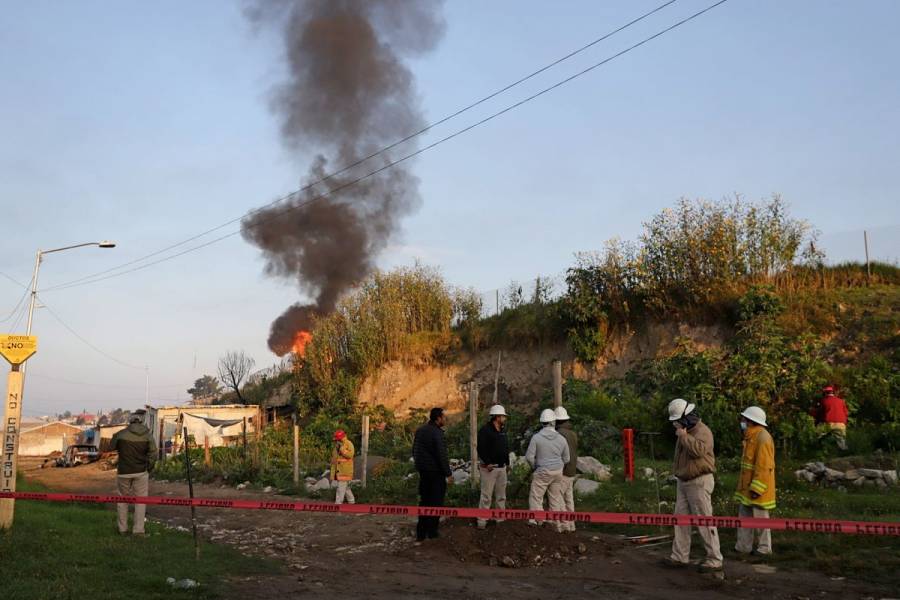 Suman 17 heridos tras explosión de toma clandestina en Puebla