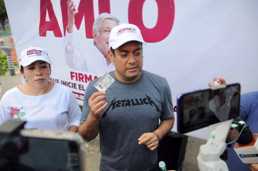 Firma Sergio Gutiérrez Luna solicitud para ratificación de mandato a AMLO en su natal Veracruz
