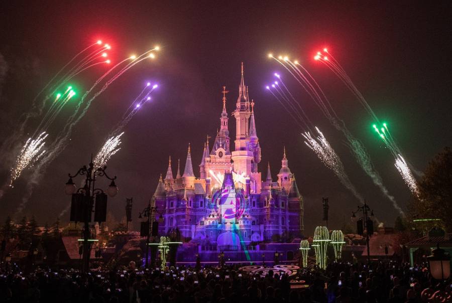En Shangh&aacute;i cierra el parque Disneyland por un caso de Covid-19