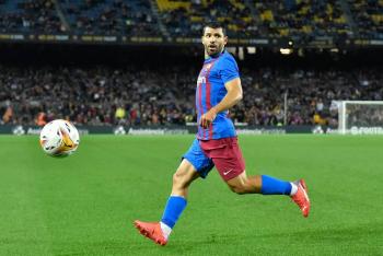 Aguero baja con el Barcelona por tres meses a causa de problemas card&iacute;acos