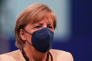 Merkel pide aplicar restricciones a personas no vacunadas contra Covid