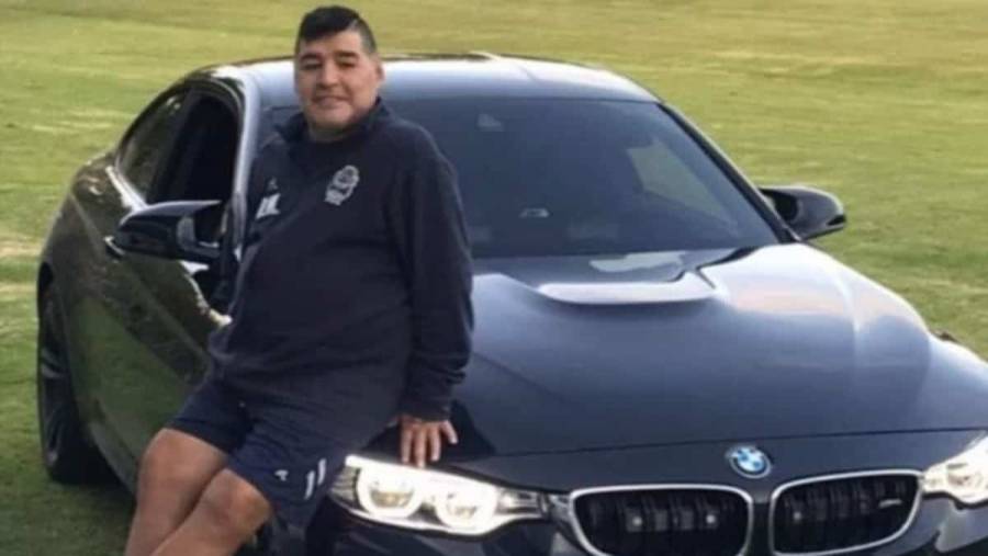 Subastan autos BMW y la casa de los padres de Maradona