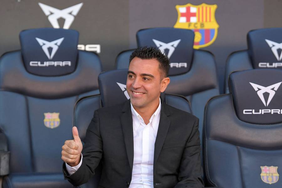 El Barcelona presenta a Xavi Hernández y su afición se vuelve a ilusionar