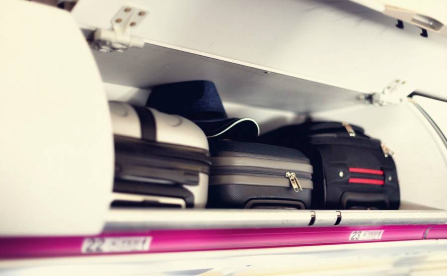 Profeco amaga con sanciones a aerolíneas si continúan con cobro de equipaje de mano