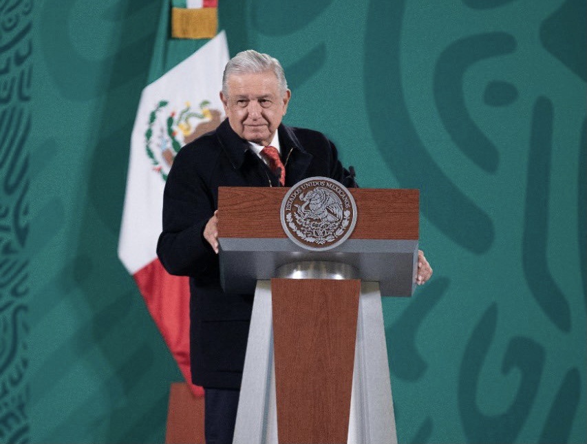 “Que regrese a México, aclare la situación, que de la cara”, dice AMLO sobre Ricardo Anaya