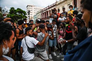 EEUU advierte a Cuba m&aacute;s sanciones si no acaba la represi&oacute;n