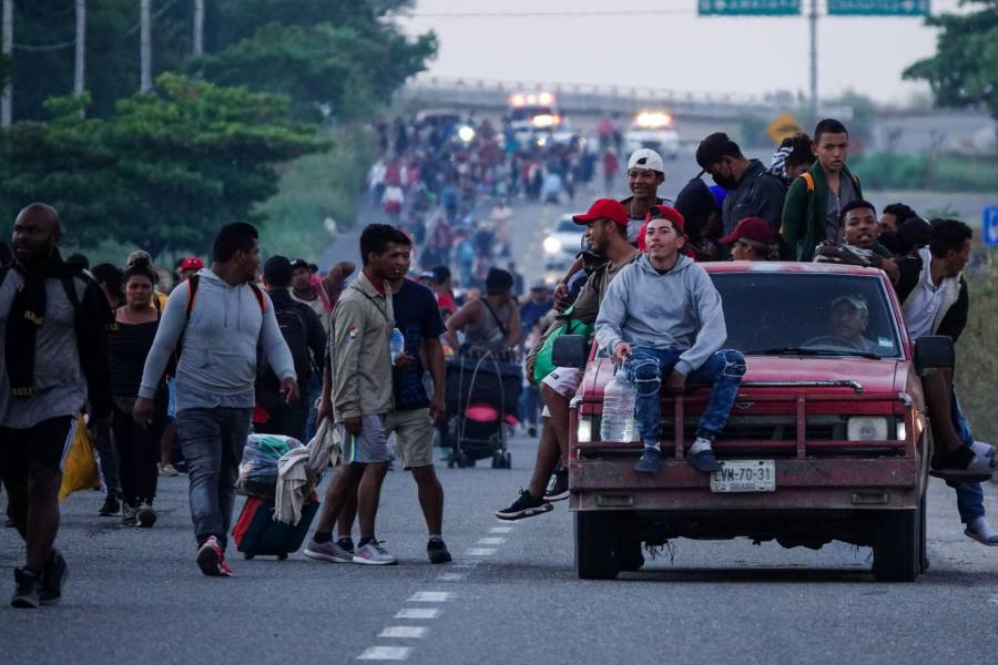 Embajador de EEUU reconoce que es un “camino doloroso” recorrido de caravana migrante