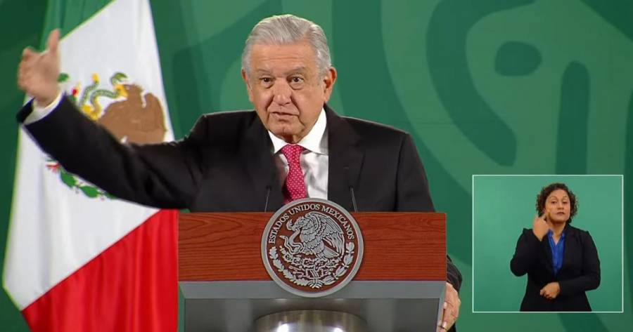 AMLO hace “tercera llamada para el regreso a clases”