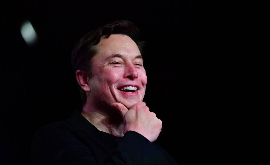 Elon Musk vende mil 100 millones de dólares de acciones de Tesla