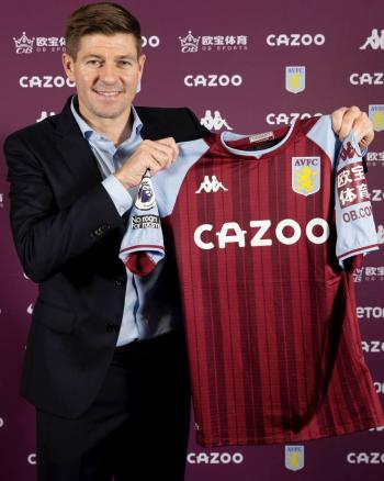 ¡Oficial! Steven Gerrard vuelve a la Premier League