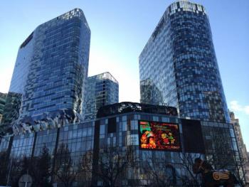 Tras casos de Covid-19, en Pekín cierran centro comercial y complejos residenciales