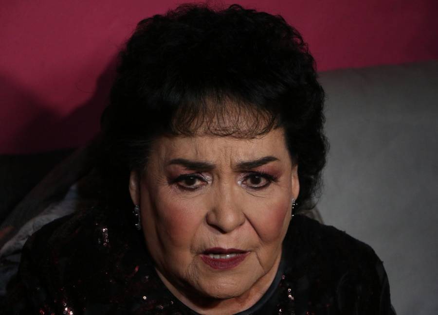 Continúa grave Carmen Salinas; está en terapia intensiva