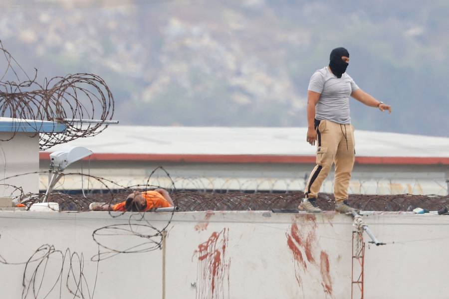 Motín en cárcel de Ecuador deja 68 presos muertos