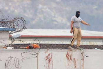 Mot&iacute;n en c&aacute;rcel de Ecuador deja 68 presos muertos