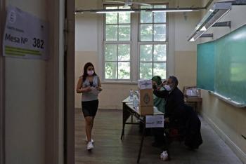 Oposici&oacute;n gana a gobierno control del Congreso en Argentina