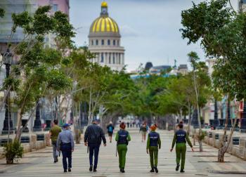 Polic&iacute;a cubana frustra manifestaci&oacute;n convocada por la oposici&oacute;n
