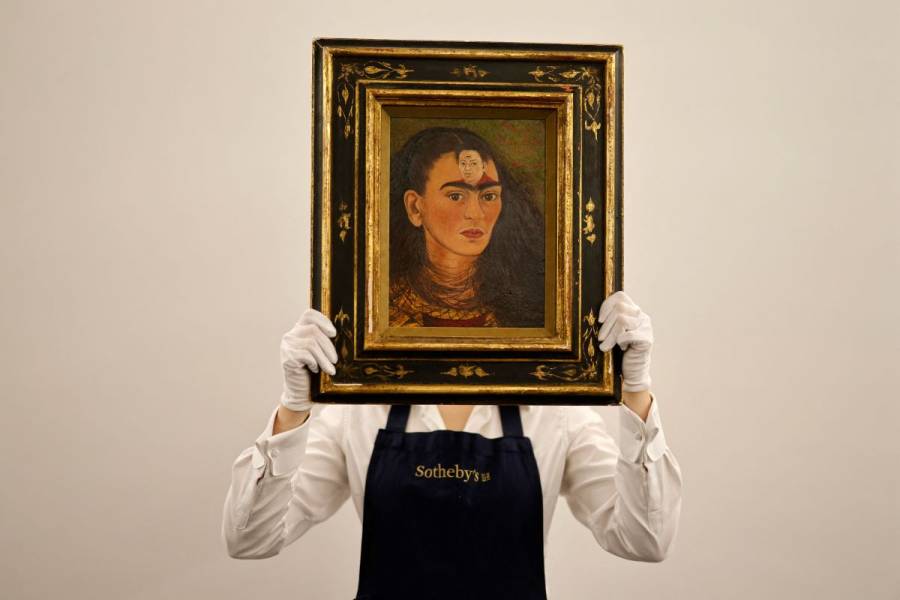 Obra de Frida Kahlo se vende en 34.9 mdd; nuevo récord para la pintora mexicana