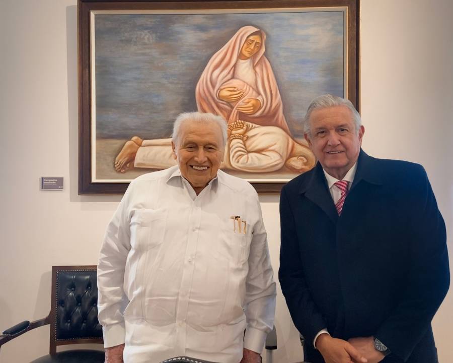 AMLO recibe a director de periódico de Yucatán en Palacio Nacional