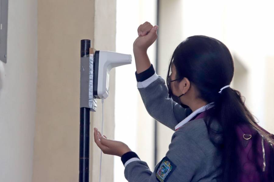 Puebla reporta más de 500 casos de COVID-19 en escuelas tras regreso a clases presenciales