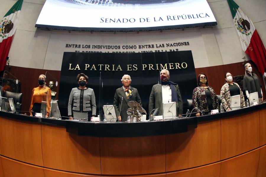 Homenaje a la SEP en Sesión solemne en el Senado