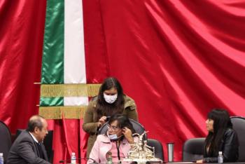 Diputada “trans” de Morena toma tribuna de San L&aacute;zaro en protesta