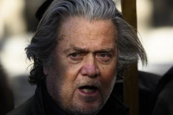 Bannon, exasesor de Trump, se declara inocente de obstruir investigaci&oacute;n por ataque al Capitolio