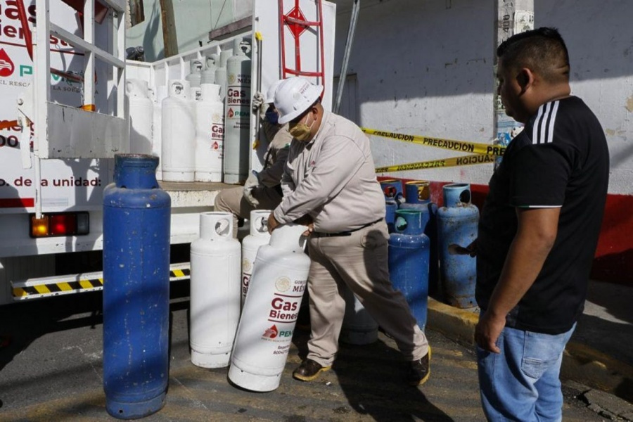 Gas Bienestar asegura que la mitad de tanques de gas que ha recibido no sirven