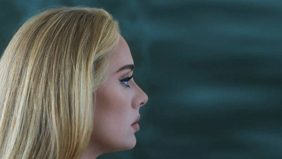 Adele regresa con m&aacute;s fuerza con su &aacute;lbum 