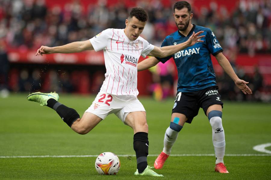 Sevilla toma el mando de LaLiga pese a empatar con el Alavés