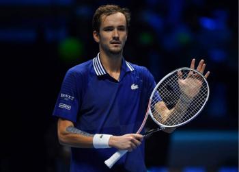 Medvedev espera rival en la final de Masters ATP