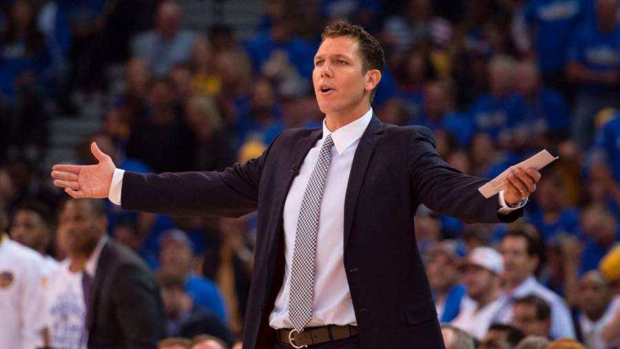 Luke Walton primer técnico despedido de la temporada NBA