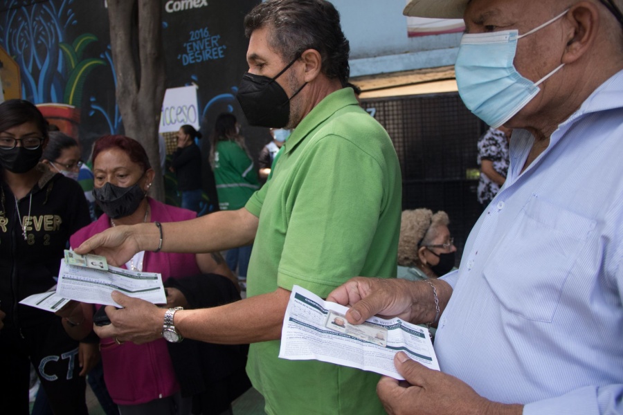 Piden analizar viabilidad de segunda dosis de vacuna CanSino para personal docente