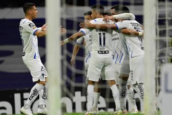 Monterrey elimina al campe&oacute;n Cruz Azul y va a cuartos de final