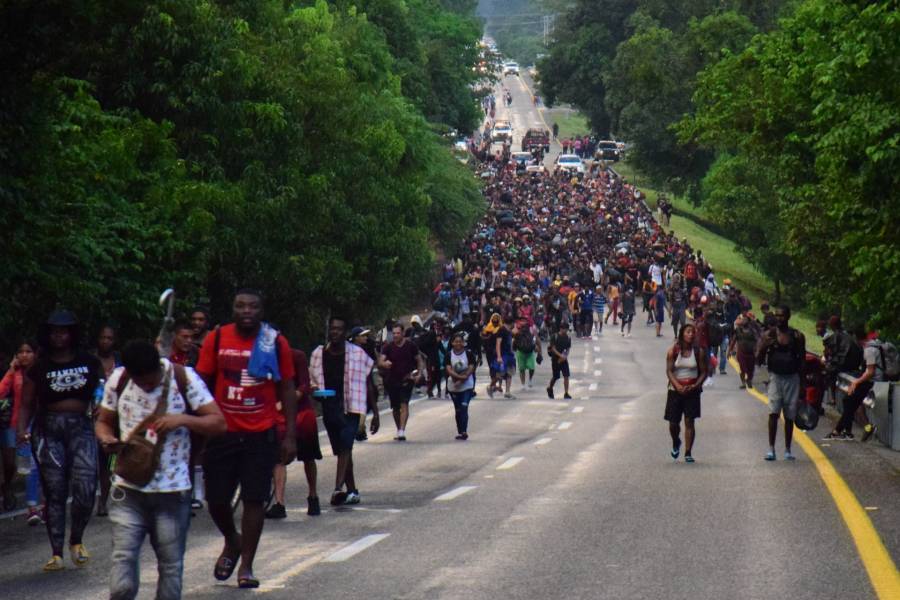 Caravana migrante avanza en Chiapas