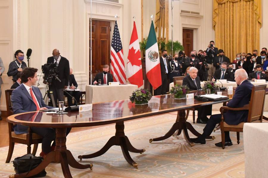 AMLO explicó a Trudeau saqueo cómo uno de los motivos de reforma eléctrica