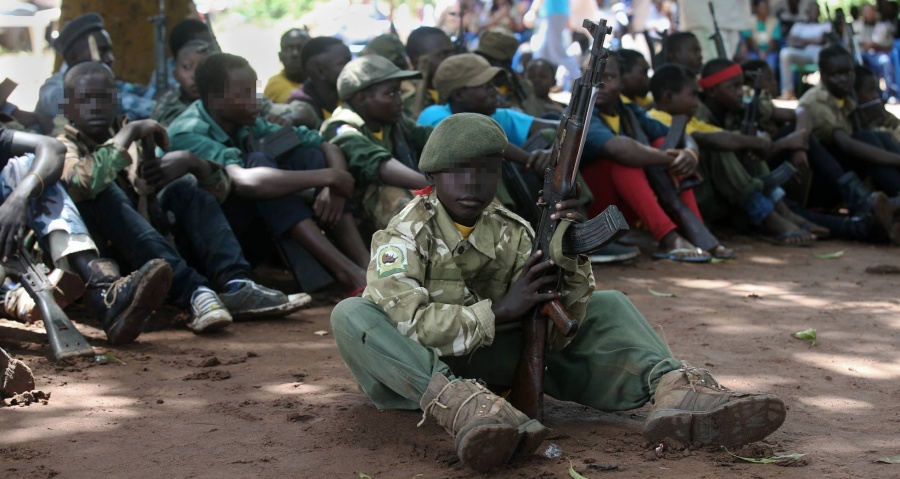 Unicef alerta de que África central y occidental es la región con más niños soldados