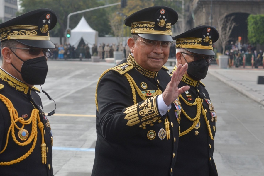 AMLO da espaldarazo a titular de la Sedena; envía iniciativa para crear comandancia del Ejército