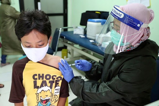 Vacunar contra Covid a ni&ntilde;os prevendr&aacute; el surgimiento de nuevas variantes de coronavirus