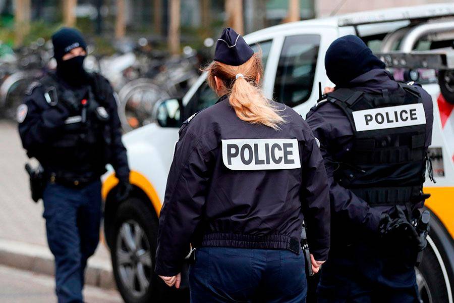 Francia desmantela red de tráfico de migrantes hacia Reino Unido