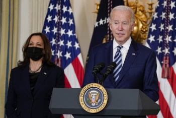 Biden invita a un centenar de pa&iacute;ses a su cumbre virtual por la democracia