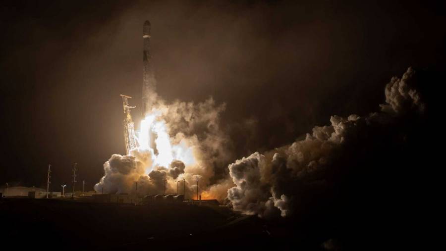 La NASA lanza una nave espacial para desviar un asteroide de su curso