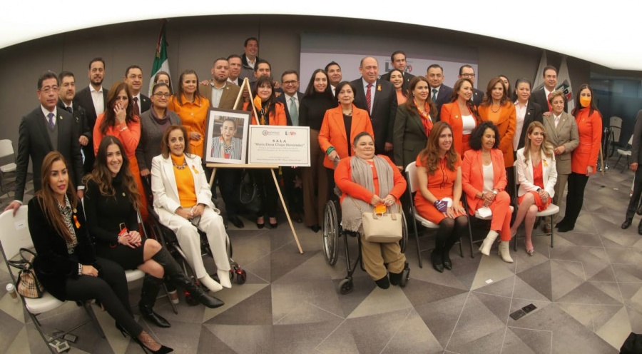 PRI reconoce trabajo en pro del feminismo de María Elena Chapa