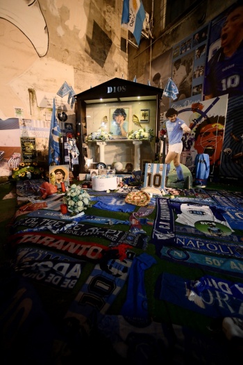 A un a&ntilde;o de su muerte, Maradona vive en el alma del mundo f&uacute;tbol