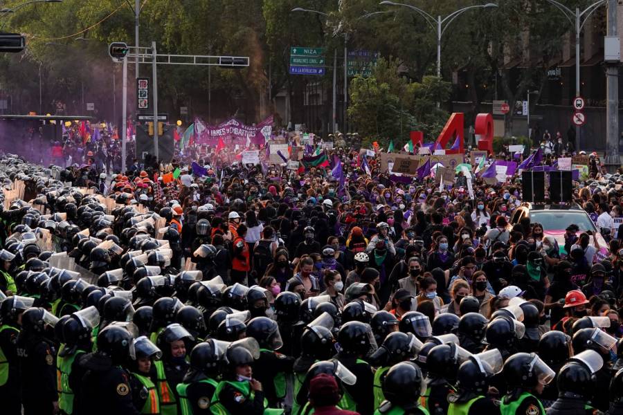Marchan mujeres en contra de la violencia de género