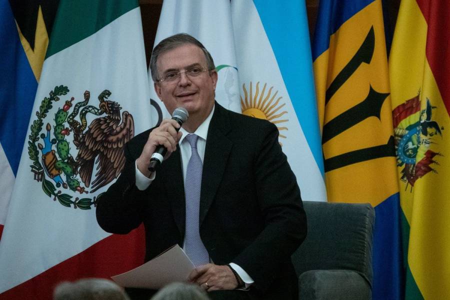 “Muchas veces hay que resistir las presiones”: Marcelo Ebrard defiende política de no intervención