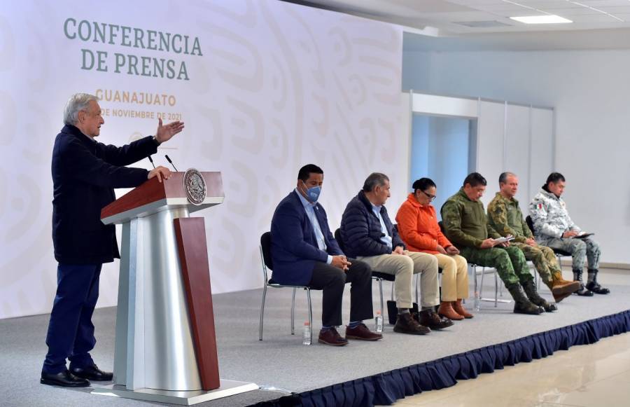 AMLO pide a gobernadores no ser “tapadera” de mandatarios salientes