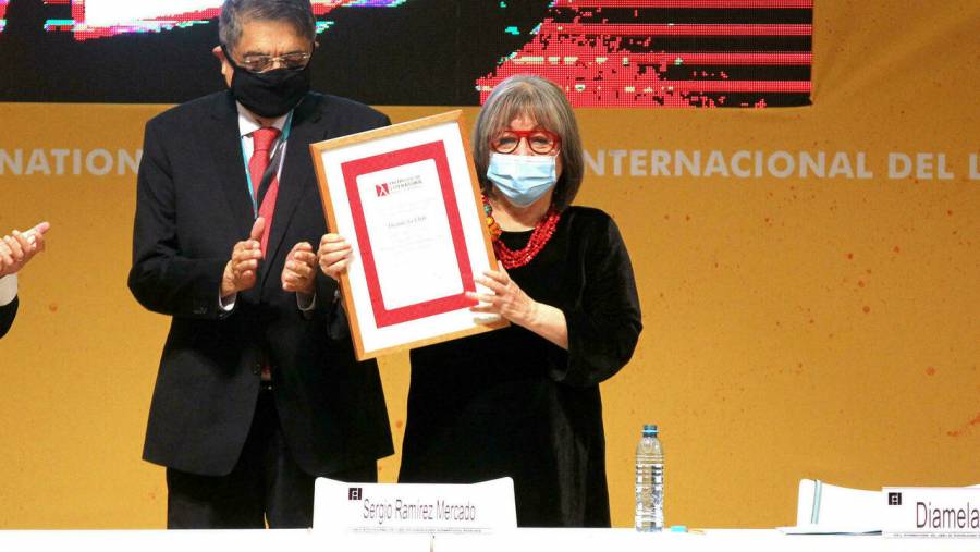 Inicia la FIL con premio a Diamela Eltit y Almudena Grandes