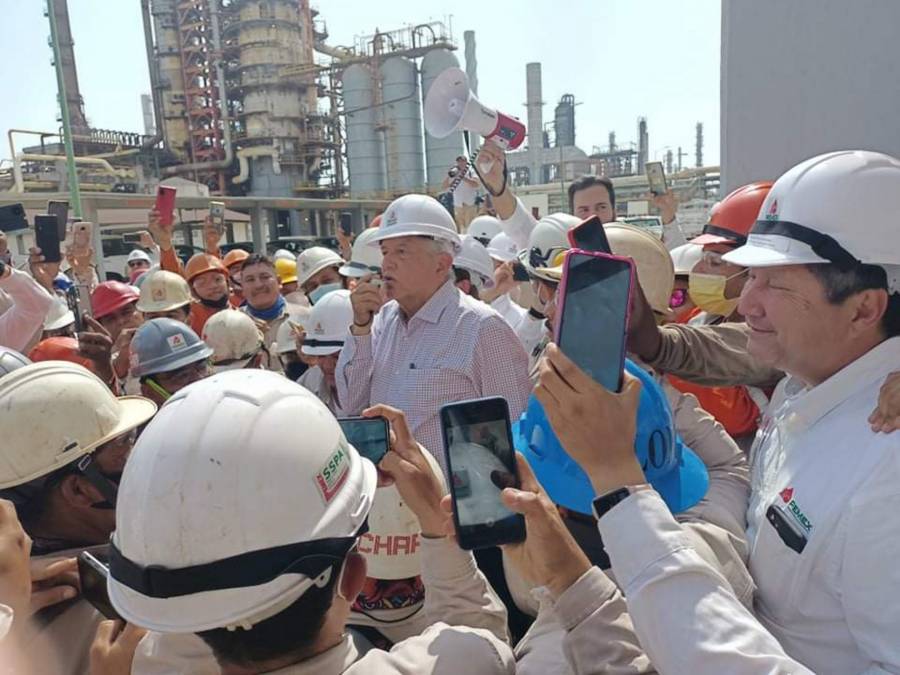 Recuperación de Pemex y CFE se hace con ayuda de sindicalizados: AMLO