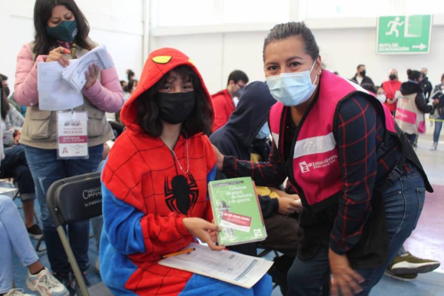 Buena respuesta y entusiasmo en adolescentes vacunados contra Covid-19 en Neza